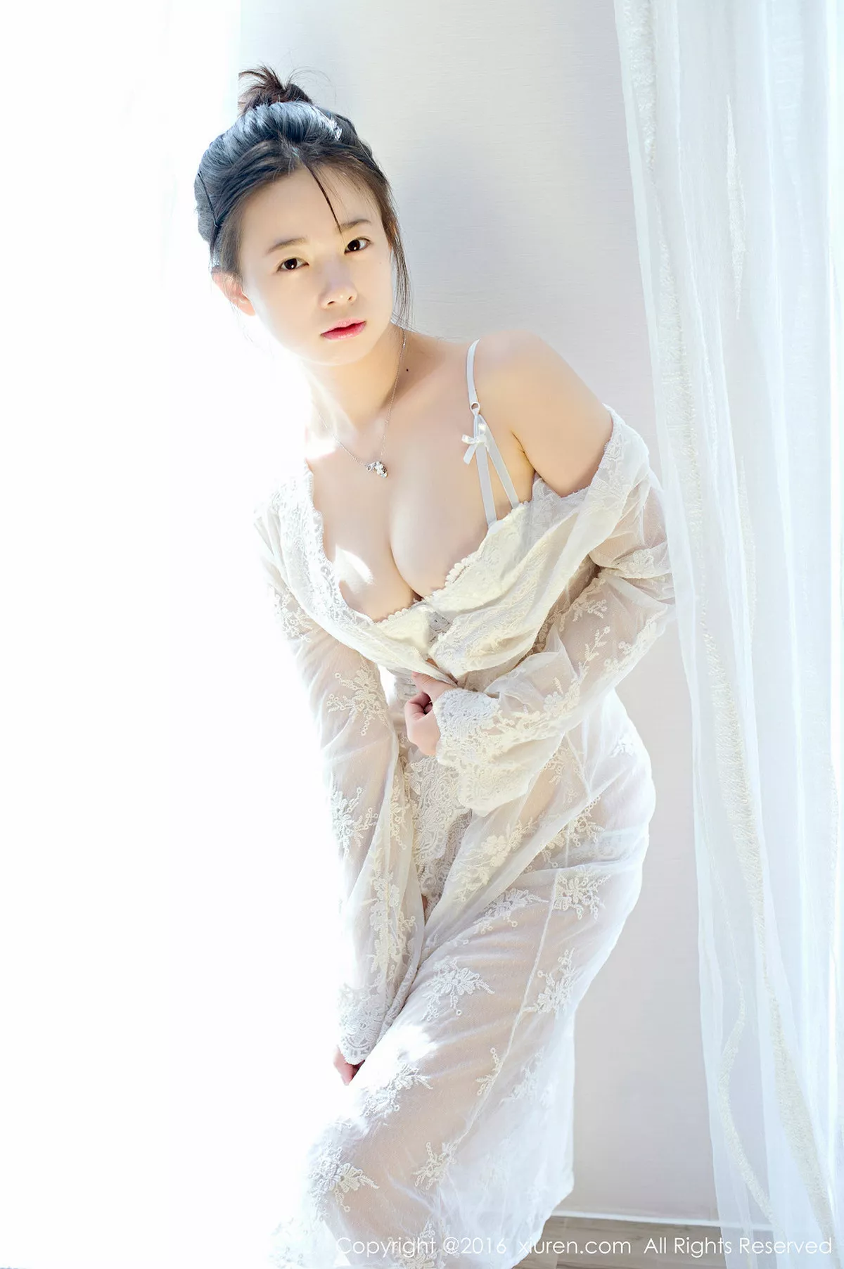 秀人集.com_[XiuRen秀人网]No.641_嫩模草莓zz智齿美少女白色日系死库水秀傲人巨乳写真64P
