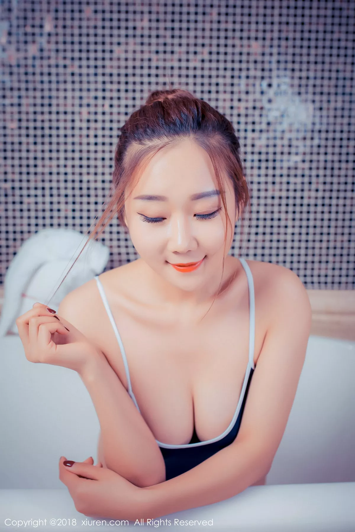 秀人集.com_[XiuRen秀人网]No.951_嫩模棉花糖candy浴室死库水全脱大尺度秀火辣胴体喷血诱惑写真64P