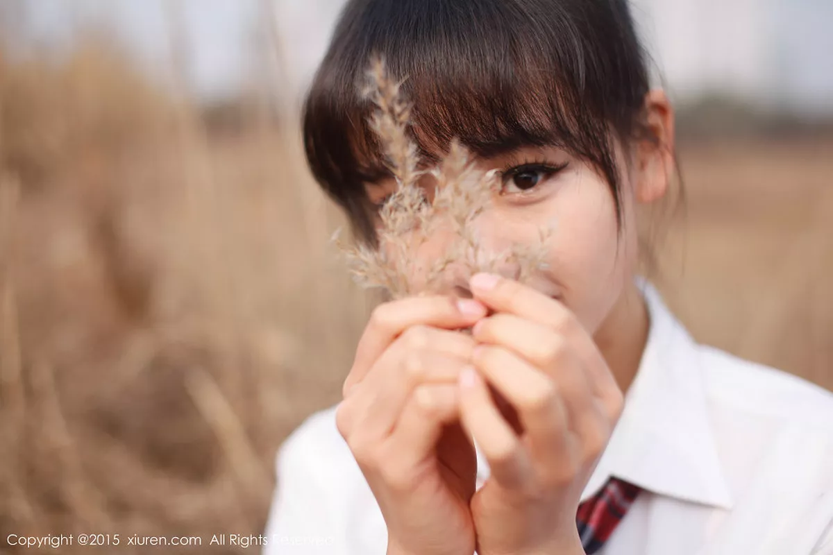 秀人集.com_[XiuRen秀人网]No.318_邻家女孩七米baby户外红色格子裙清新学生装迷人写真112P