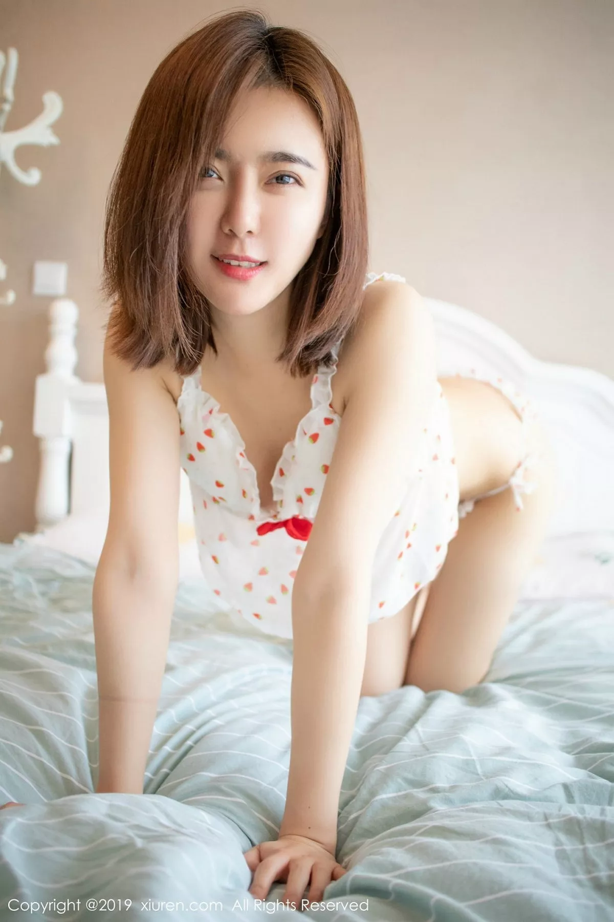 秀人集.com_[XiuRen秀人网]No.1471_嫩模yomi悠蜜私房草莓内衣半脱露豪乳翘臀火辣诱惑写真40P