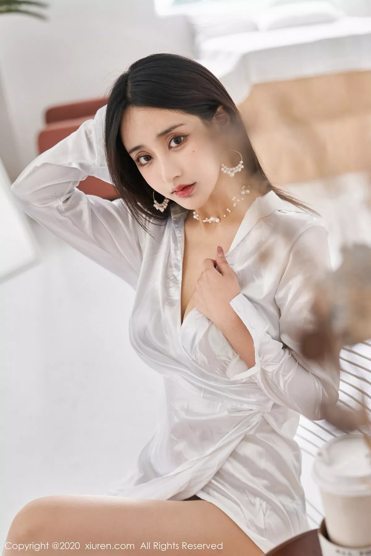 秀人集.com_[XiuRen秀人网]No.2273_嫩模林子欣Freya心愿旅拍白色睡衣配肉丝裤袜睡美人姿势诱惑写真55P