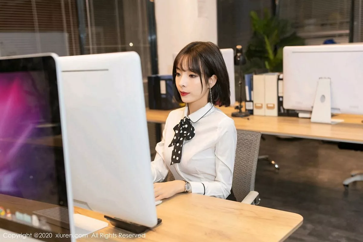 秀人集.com_[XiuRen秀人网]No.2755_嫩模陈小喵办公室邂逅主题超薄黑丝裤袜秀缕空蕾丝内裤诱惑写真90P