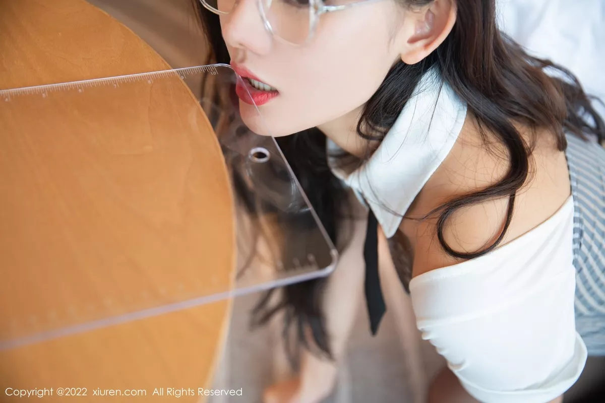 图片[2]-[XiuRen秀人网]第5392期就是阿朱啊写真-秀人集